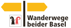 Logo Wanderwege beider Basel – stilisierter Wegweiser – zwei kleine gelbe Wegpfeile in entgegengesetzter Richtung getrennt durch eine schwarze Senkrechte | Logo Swisslos-Fonds-Basel-Stadt und Swisslos Basel-Landschaft